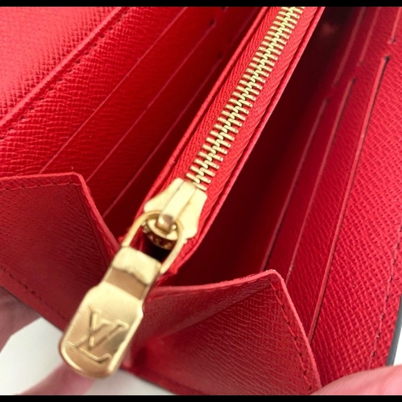 Authentic Louis Vuitton Sarah Wallet - Picture 4 of 11